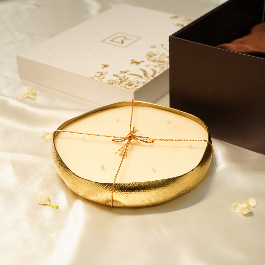 Large Circular Scented Candle in Metal Urli