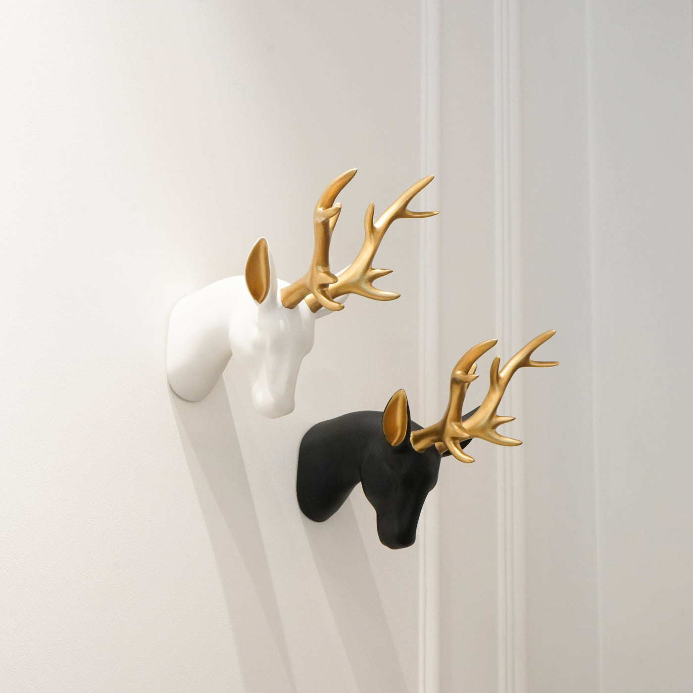Reindeer Wall Decor White & Gold