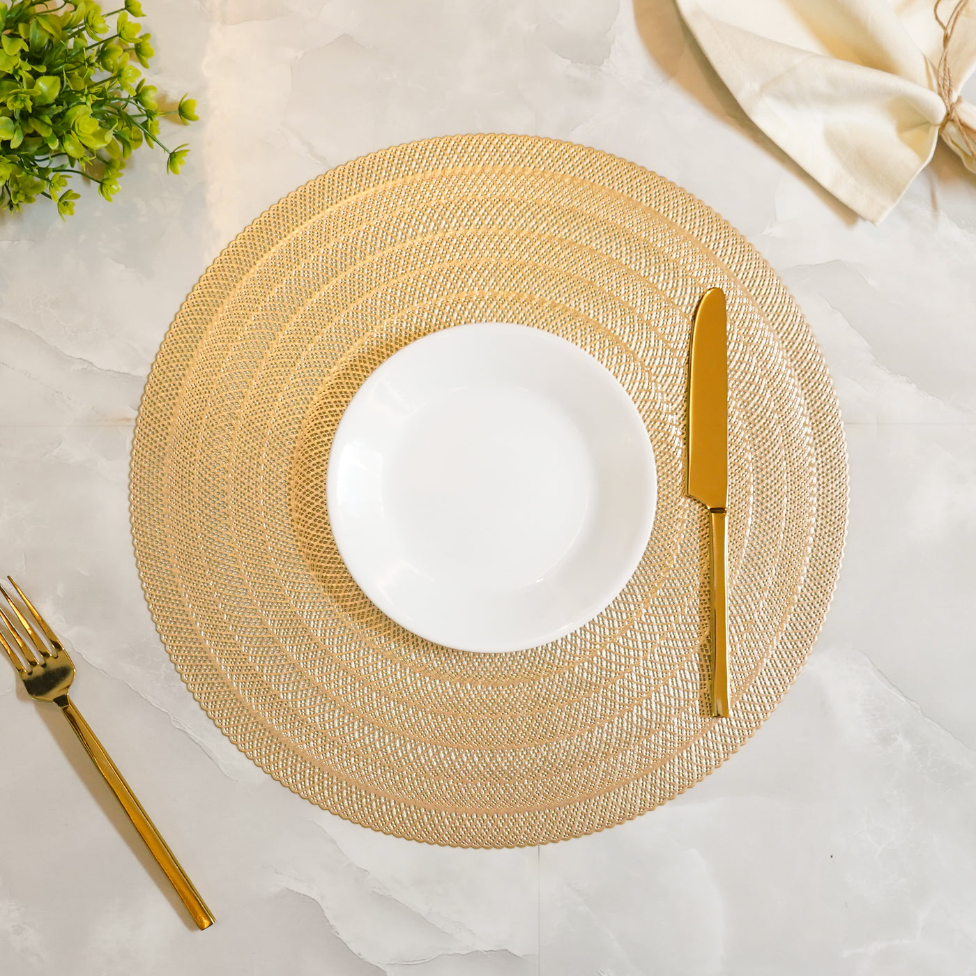 Set of 2 Round PVC Placemats, Gold