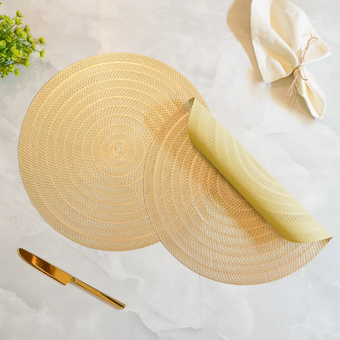 Set of 2 Round PVC Placemats, Gold