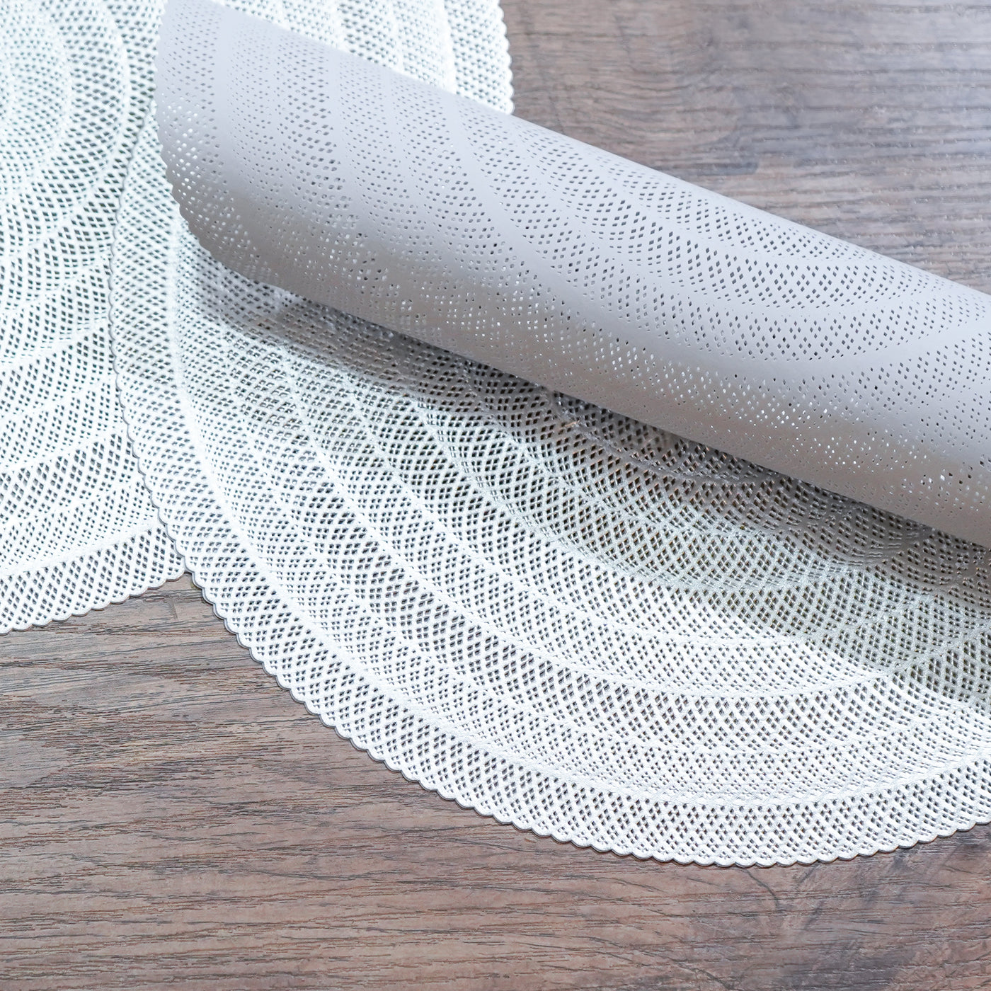 Set of 2 Round PVC Placemats, Silver