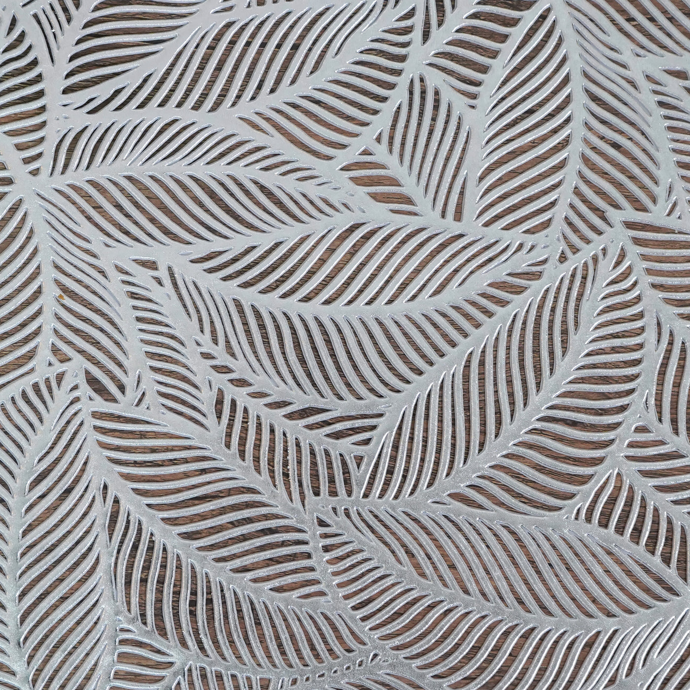 Set of 2 Round Leaf Patterned Placemats, Silver