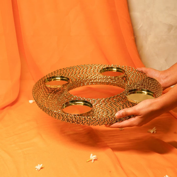 GILDED WREATH CENTERPIECE - TEALIGHT RING URLI
