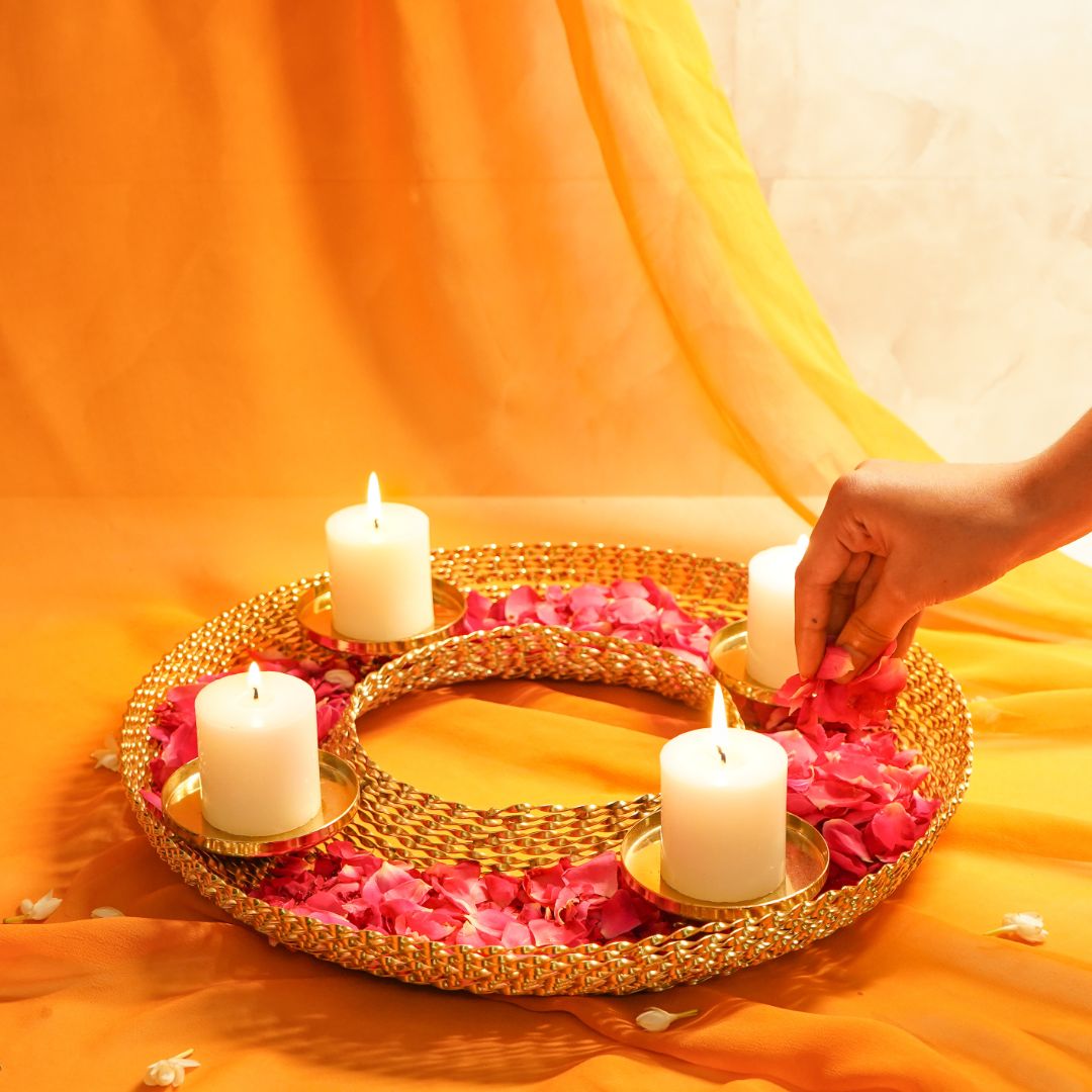 GILDED WREATH CENTERPIECE - TEALIGHT RING URLI